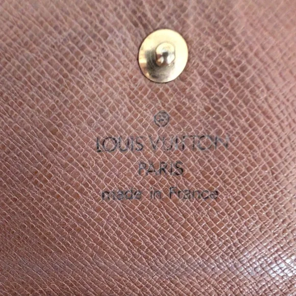 Louis Vuitton Wallet with added unbranded strap - Picture 9 of 9